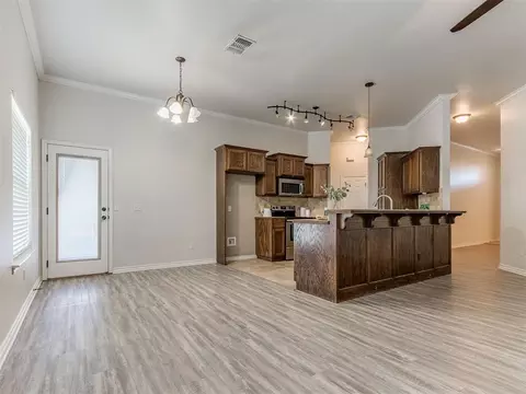 Living - 2000 Pelham Dr, Norman, OK 73071 photo 4 of 4