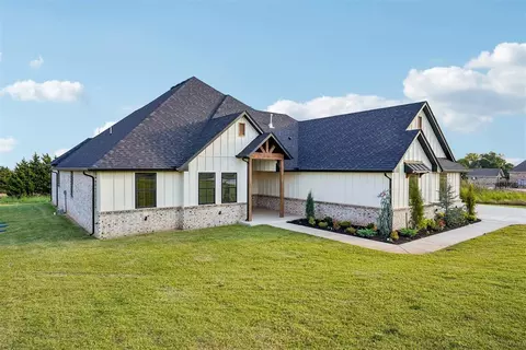 4480 Raymond Ln, Guthrie, OK 73044