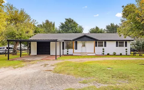 112 N Lincoln Ave, Calumet, OK 73014