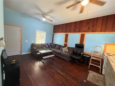 Living - 333033 E 1065 Rd, Mcloud, OK 74851 photo 2 of 3
