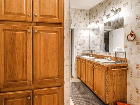 Bath - 312 E 5th St, Wanette, OK 74878 photo 3 of 7