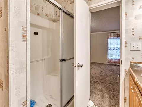 Bath - 312 E 5th St, Wanette, OK 74878 photo 4 of 7