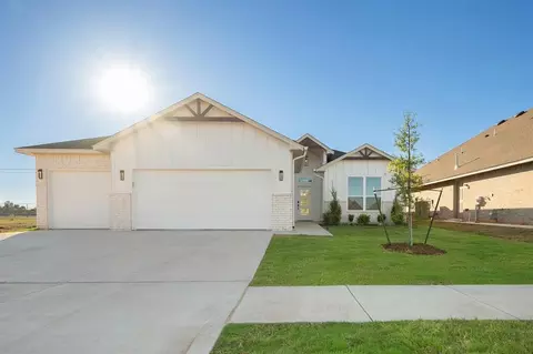5017 Misty Wood Ln, Mustang, OK 73064