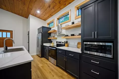 Kitchen - 62 Sharp Holly Trl, Broken Bow, OK 74728 photo 6 of 6