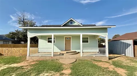 209 E 2nd St, Blair, OK 73526