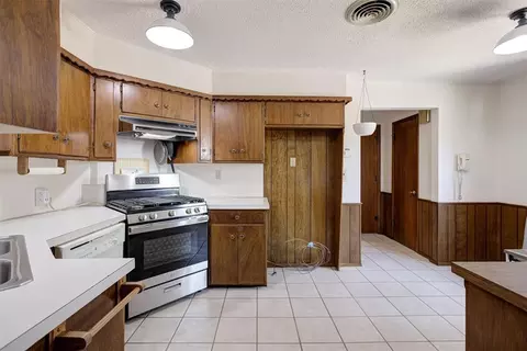 Kitchen - 4808 N Willow Ave, Bethany, OK 73008 photo 2 of 4