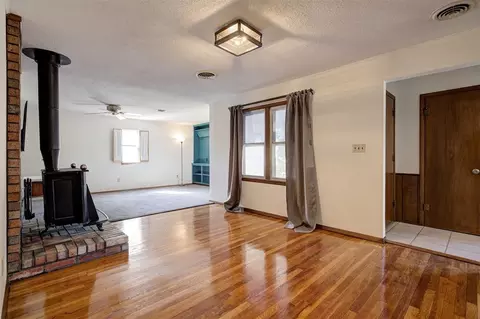 Living - 4808 N Willow Ave, Bethany, OK 73008 photo 2 of 7