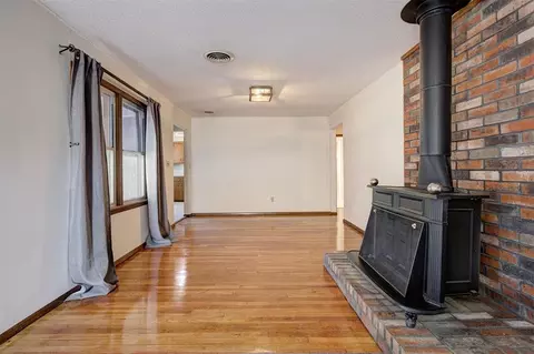 Living - 4808 N Willow Ave, Bethany, OK 73008 photo 3 of 7