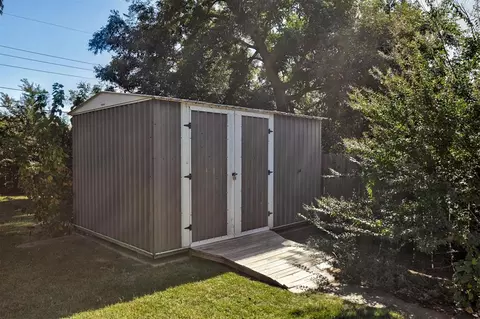 Exterior - 4808 N Willow Ave, Bethany, OK 73008 photo 7 of 7