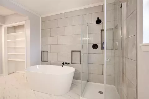 Bath - 4808 N Willow Ave, Bethany, OK 73008 photo 4 of 7