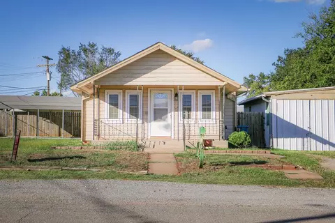 801 E 1st St, Cordell, OK 73632