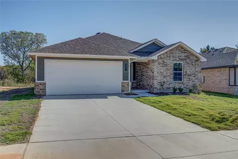 2401 S 27th Ct, Chickasha, OK 73018