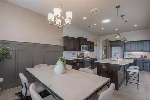 Dining - 15905 Tall Grass Dr, Moore, OK 73170 photo 3 of 3