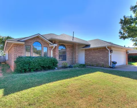 804 Night Hawk Dr, Norman, OK 73072