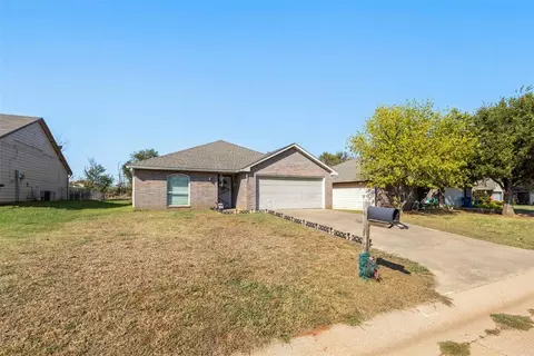 918 Valleyview Rd, Enid, OK 73701