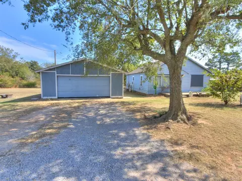 1724 N Dobbs Rd, Harrah, OK 73045
