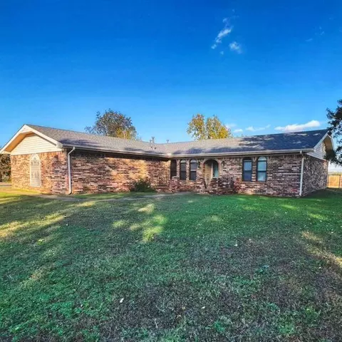 1007 Mimosa Dr, Anadarko, OK 73005