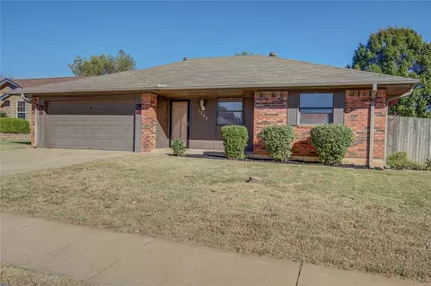 1705 SE 13th St, Moore, OK 73160