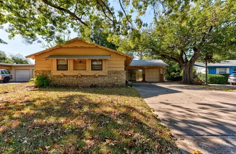 7728 NW 30th St, Bethany, OK 73008