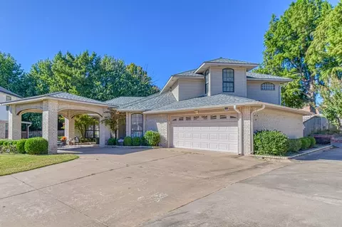 Exterior - 3617 Hampton Ct, Norman, OK 73072 photo 4 of 11