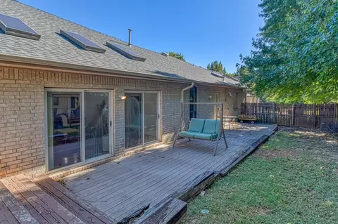 Exterior - 3617 Hampton Ct, Norman, OK 73072 photo 4 of 6