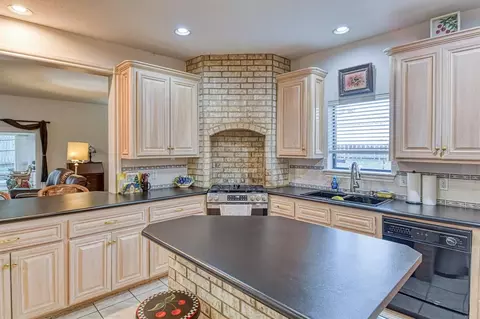 Kitchen - 3617 Hampton Ct, Norman, OK 73072 photo 1 of 4
