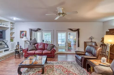 Living - 3617 Hampton Ct, Norman, OK 73072 photo 4 of 4
