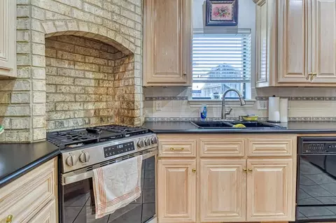 Kitchen - 3617 Hampton Ct, Norman, OK 73072 photo 4 of 4