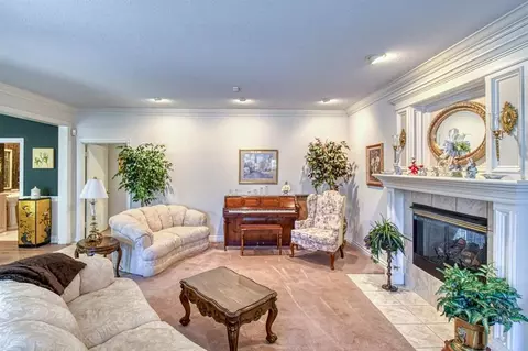 Living - 3617 Hampton Ct, Norman, OK 73072 photo 2 of 4