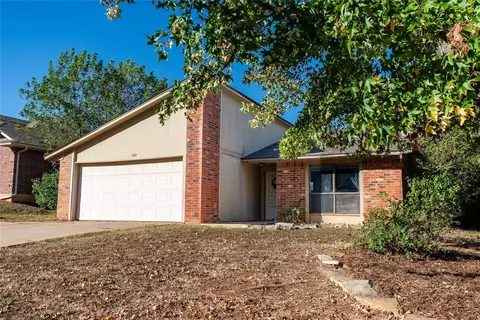 208 Stonewood Dr, Noble, OK 73068