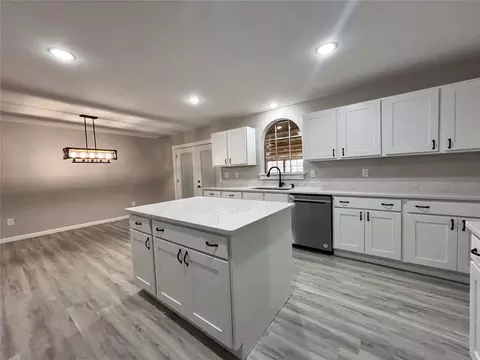 Kitchen - 22526 E 1070 Rd, Clinton, OK 73601 photo 4 of 5