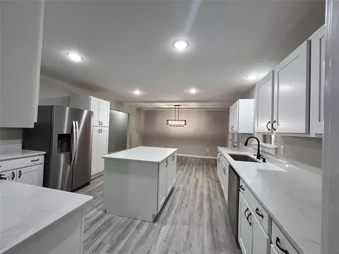 Kitchen - 22526 E 1070 Rd, Clinton, OK 73601 photo 3 of 5
