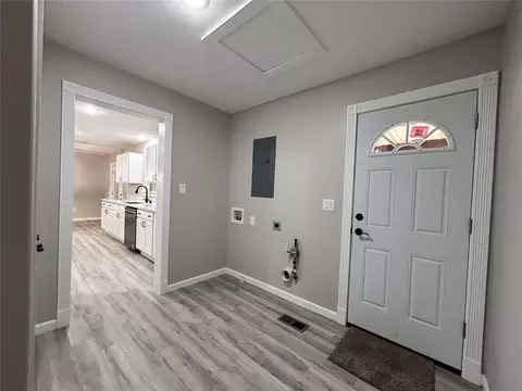 Entry Way - 22526 E 1070 Rd, Clinton, OK 73601 photo 2 of 3