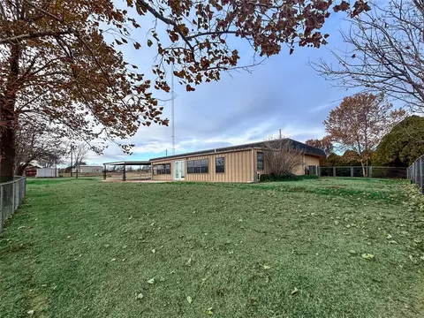 Exterior - 22526 E 1070 Rd, Clinton, OK 73601 photo 2 of 6