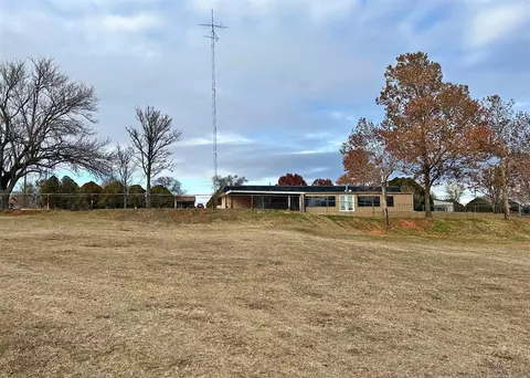 Exterior - 22526 E 1070 Rd, Clinton, OK 73601 photo 3 of 6