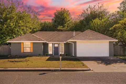 308 Clermont Dr, Edmond, OK 73003