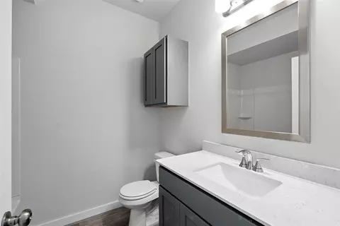 Bath - 1014 Prairie Dr, Tuttle, OK 73089 photo 2 of 2