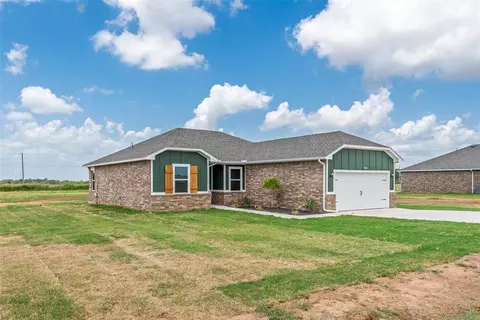 Exterior - 1014 Prairie Dr, Tuttle, OK 73089 photo 4 of 7