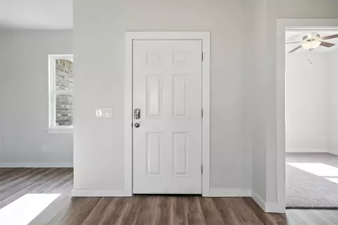 Entry Way - 1014 Prairie Dr, Tuttle, OK 73089 photo 5 of 5