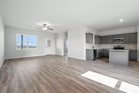 Living - 1014 Prairie Dr, Tuttle, OK 73089 photo 1 of 5