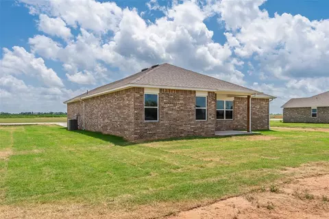 Exterior - 1014 Prairie Dr, Tuttle, OK 73089 photo 7 of 7