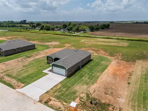 View/Area - 1014 Prairie Dr, Tuttle, OK 73089 photo 3 of 6