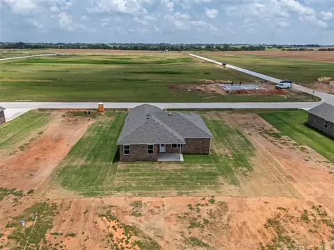 View/Area - 1014 Prairie Dr, Tuttle, OK 73089 photo 4 of 6