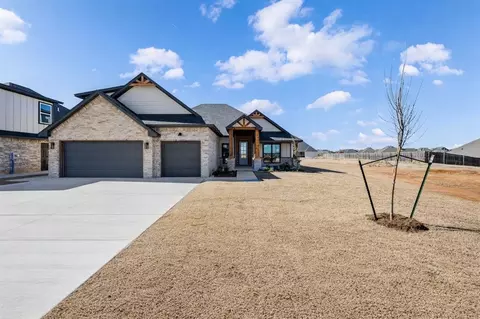 9517 Sultans Water Way, Yukon, OK 73099