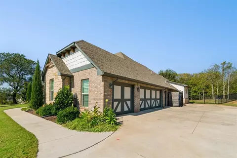 Exterior - 3205 Caleb Ct, Moore, OK 73165 photo 5 of 9