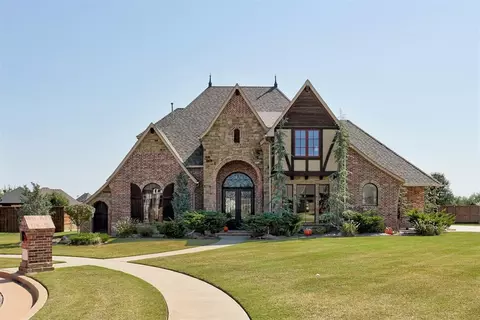 1504 Redwood Cir, Moore, OK 73160