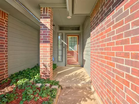 301 Bradgate Dr, Yukon, OK 73099