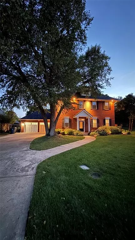 1232 Three Oaks Cir, Midwest City, OK 73130