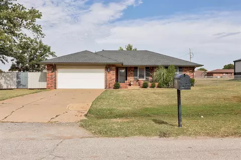 1020 Robin Ln, Kingfisher, OK 73750