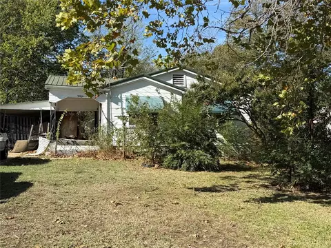 207 N Ninth St, Okemah, OK 74859